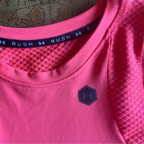 UNDER ARMOUR RUSH, size medium, compression training t-shirt, Beta red - Picture 3 of 4